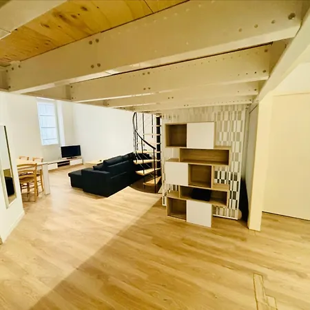 Apartment For 4 People Downtown