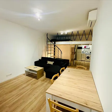 For 4 People Downtown Apartment