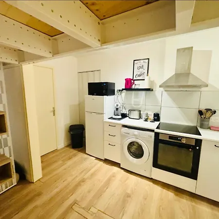 Apartment For 4 People Downtown *